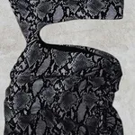 Vestido Ombro Único Preto/Branco – TU 4