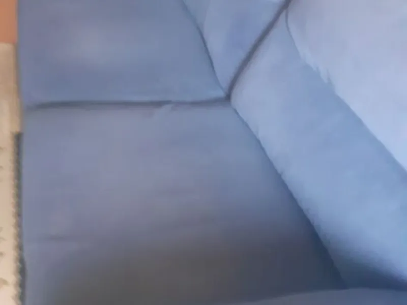 Sofá  em bom estado costas é bracos em penas