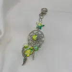 Porta-chaves cinzento com contas verdes 5