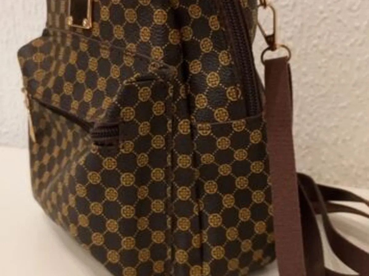 Pequena Mochila Castanha - Nova