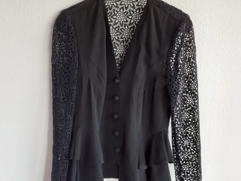 Blazer e top de renda