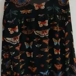 Linda blusa estampada com borboletas. Nova 1