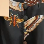 Linda blusa estampada com borboletas. Nova 3