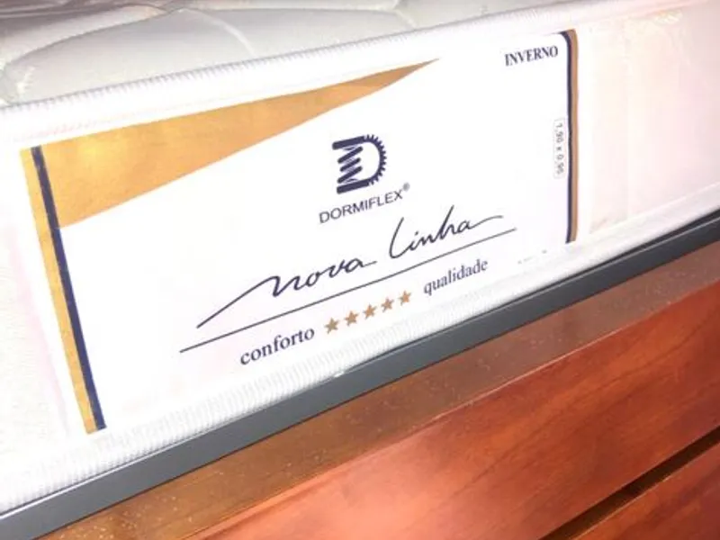 Cama de solteiro ( duas camas com colchões ) 