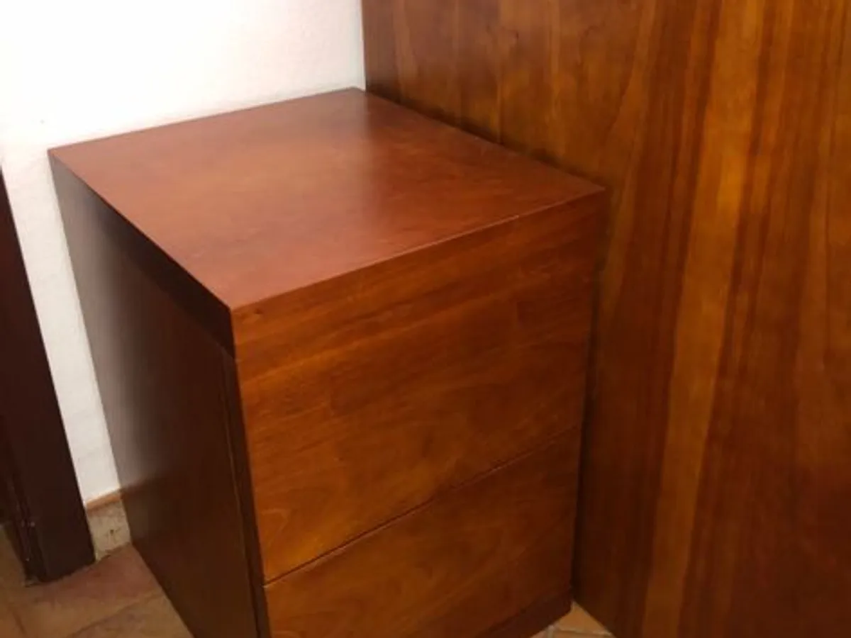 Cama de solteiro ( duas camas com colchões ) 