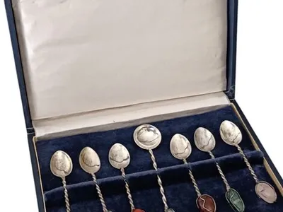 Colheres em Prata em Estojo