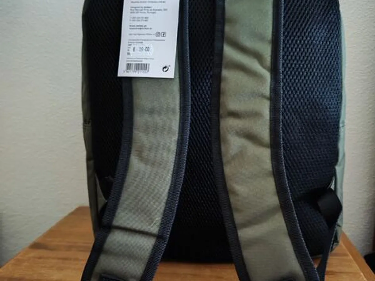 Mochila verde cáqui da Ambar, NOVA