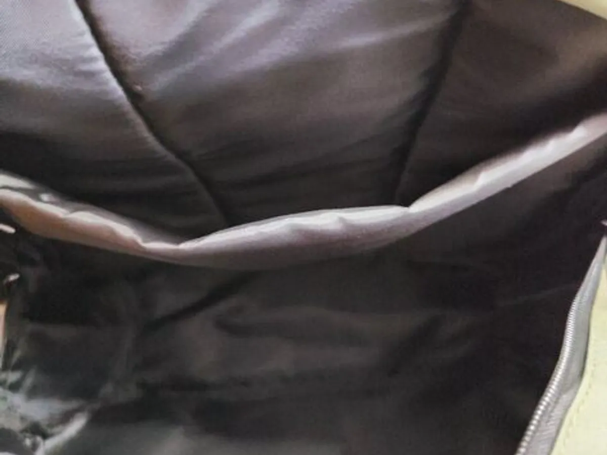 Mochila verde cáqui da Ambar, NOVA