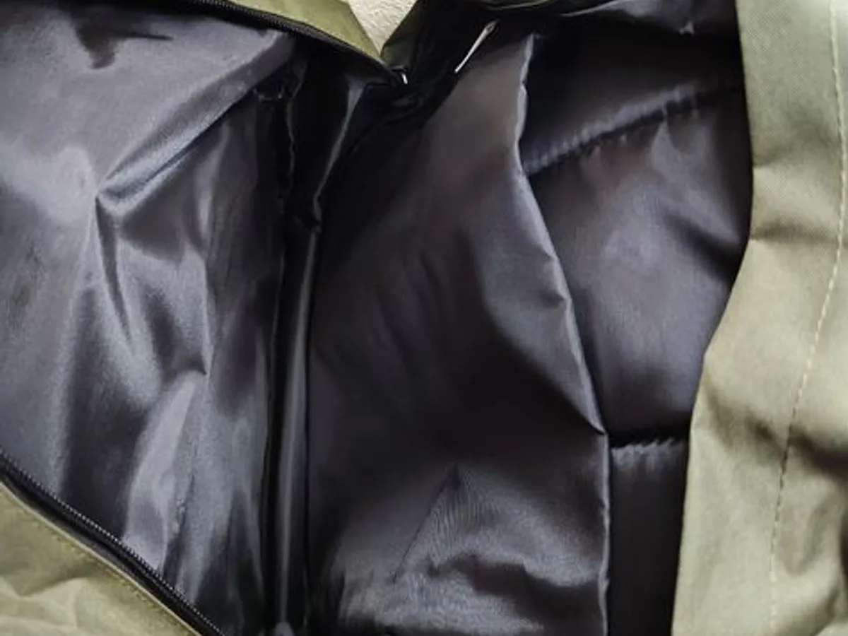 Mochila verde cáqui da Ambar, NOVA