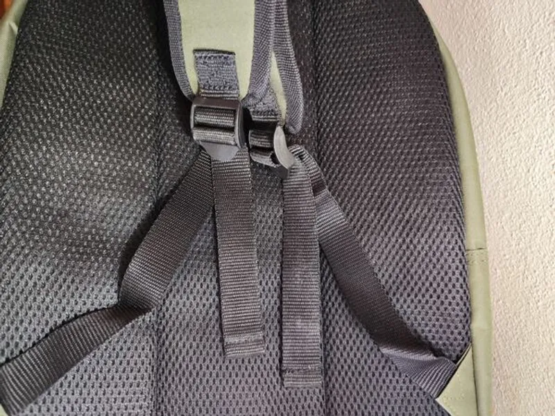 Mochila verde cáqui da Ambar, NOVA