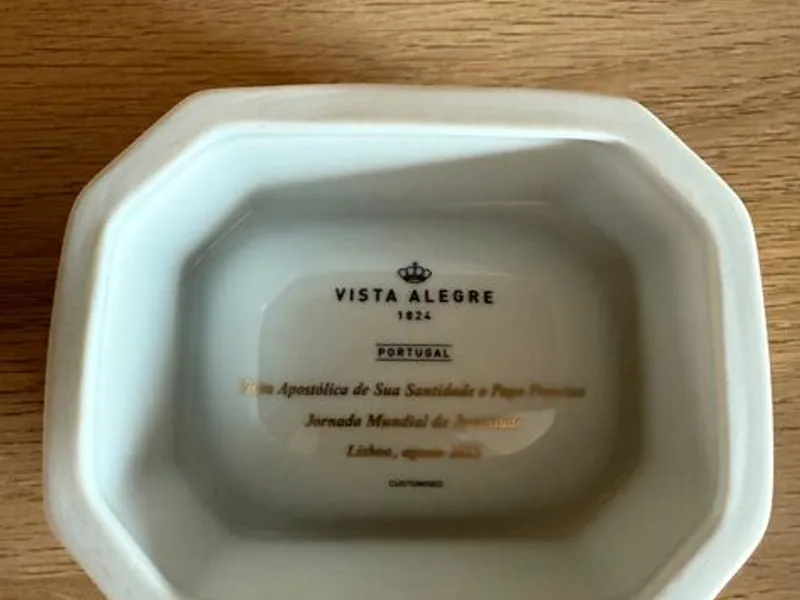 Porcelana Vista Alegre Papa Francisco