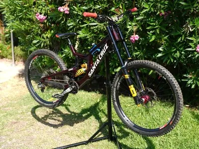 Bicicleta Santa Cruz V10 L MX / Carbono CC DH / Do