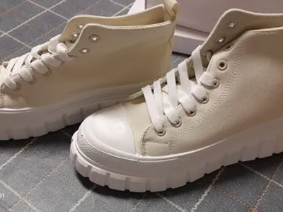 3 pares de sapatos novos