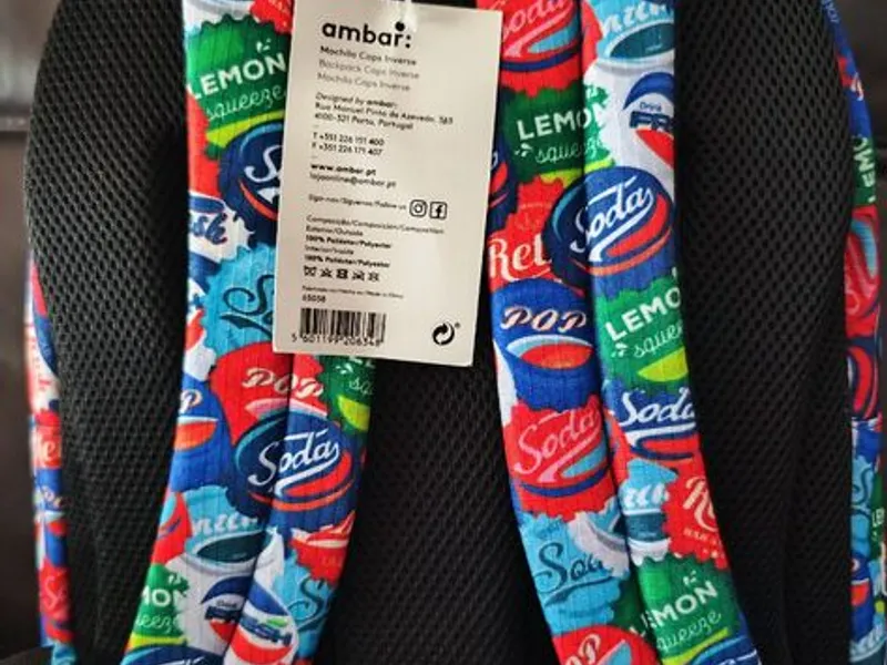 Mochila multicolorida da Ambar da coleção Inverse, NOVA. 