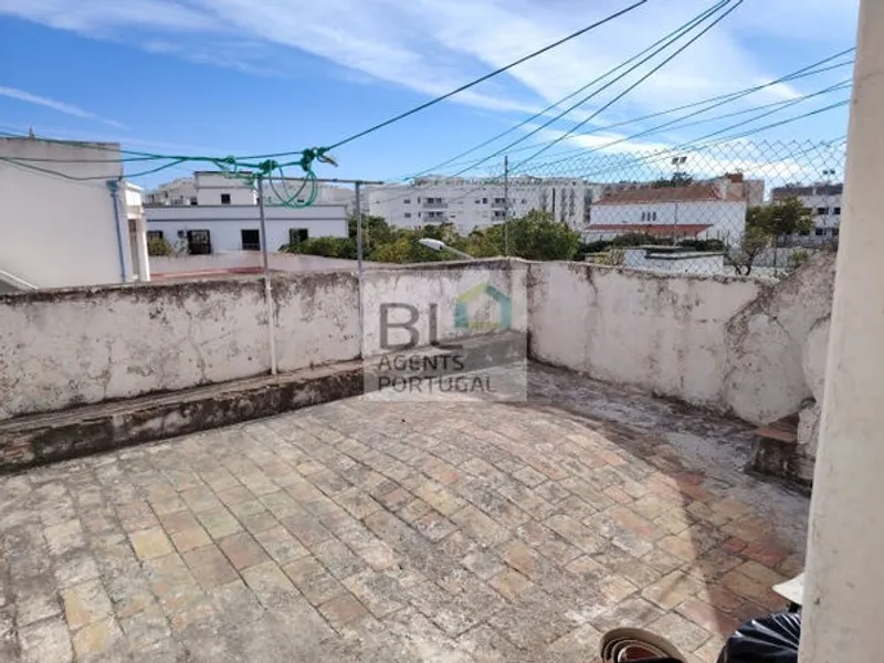 Moradia em Banda T1 + 2