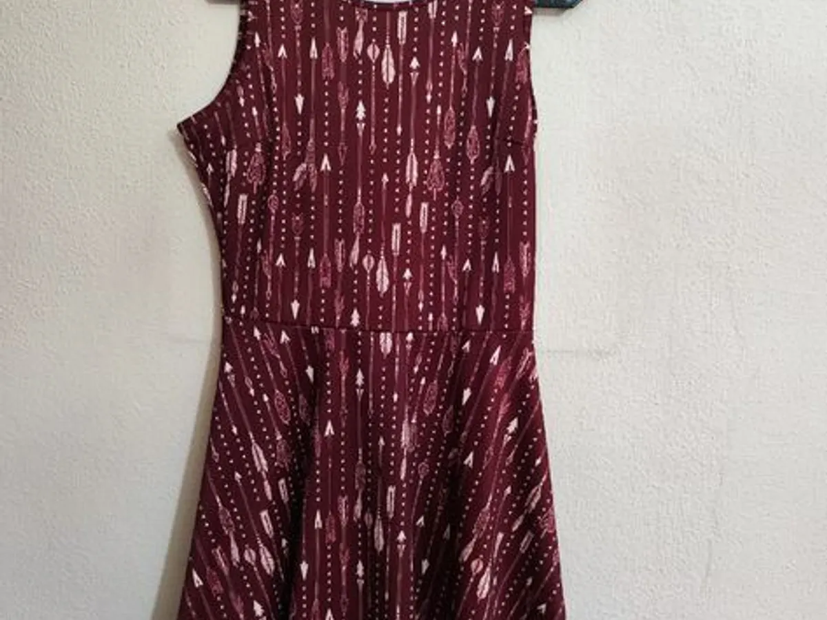 Vestido bordeaux tamanho S da FB Sister em muito bom estado 