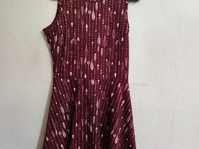 Vestido bordeaux tamanho S da FB Sister em muito bom estado 