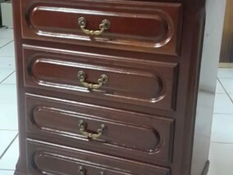 Mesinha de cabeceira nº1