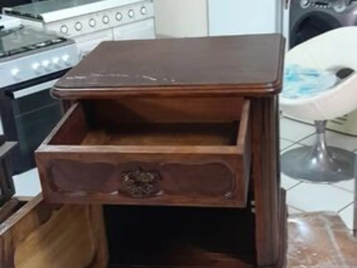 Mesinha de cabeceira nº 5