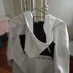 Destaque-se com este  blusão da Armani 1