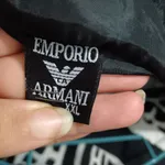 Destaque-se com este  blusão da Armani 4