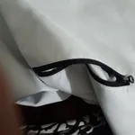 Destaque-se com este  blusão da Armani 6