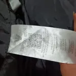 Destaque-se com este  blusão da Armani 7