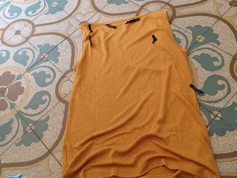 Blusa regata da marca MORGAN, cor laranja mostarda