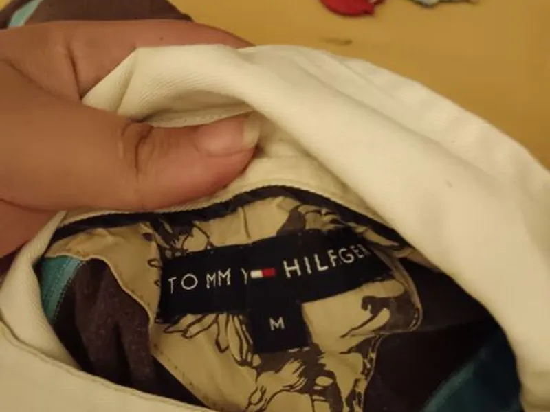 Polo Tommy Hilfiger –  Riscas 