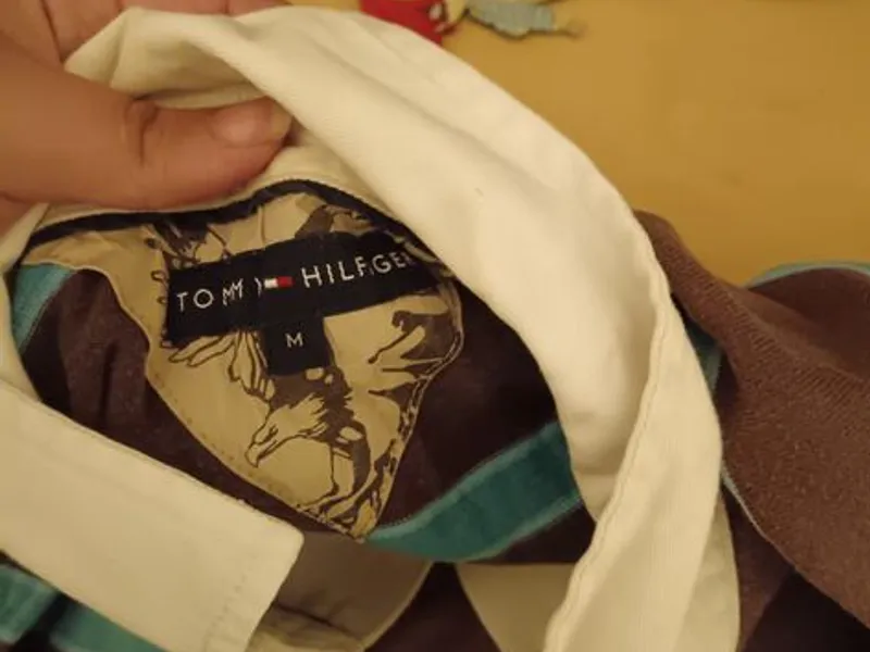 Polo Tommy Hilfiger –  Riscas 