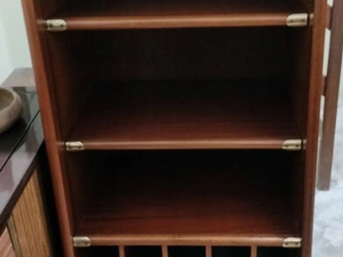 Conjunto Completo de Móveis de Madeira Maciça – Novo