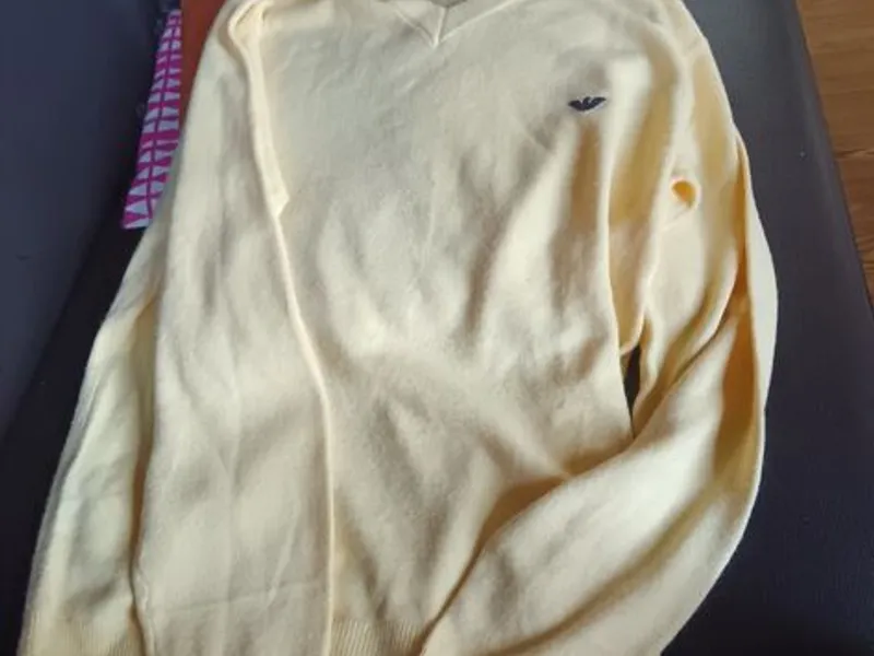 Suéter Vintage Armani Jeans – Lã Virgem – Amarelo (Ano 2000)
