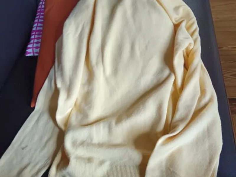 Suéter Vintage Armani Jeans – Lã Virgem – Amarelo (Ano 2000)
