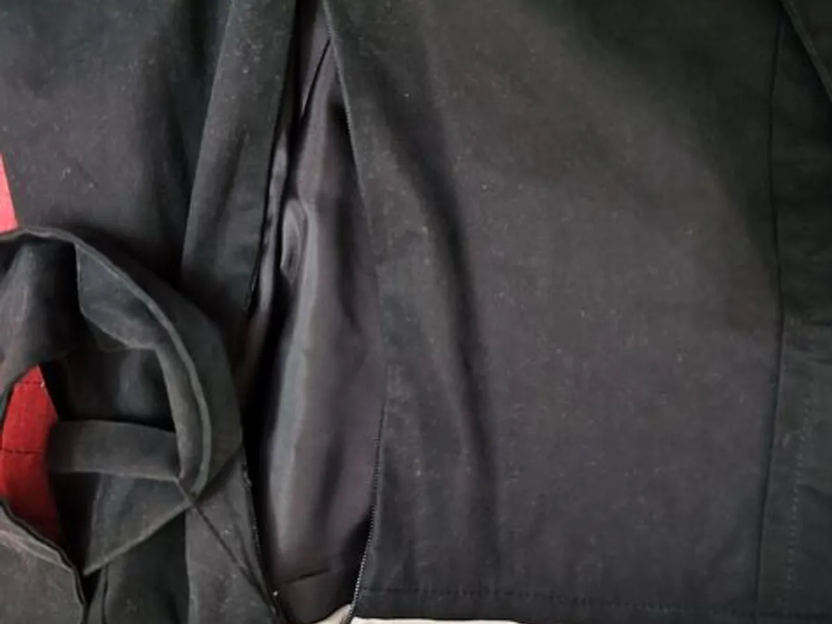 Elegante Vestido Cerimônia/trabalho, branco e preto da Trucco 