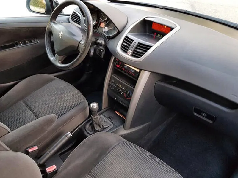 Bonito Peugeot 207 1.4 HDI