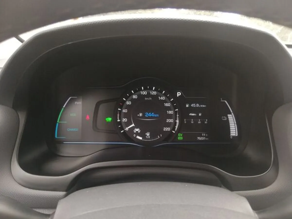 Hyundai Ioniq 1.6 GDi HEV Hybrid Tech