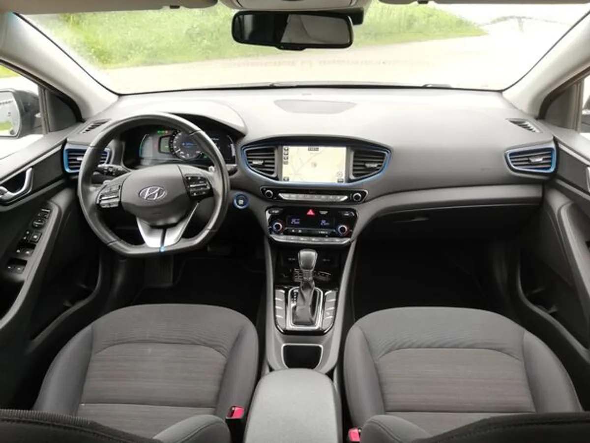 Hyundai Ioniq 1.6 GDi HEV Hybrid Tech
