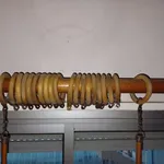 2 varões de madeira para cortinados  7