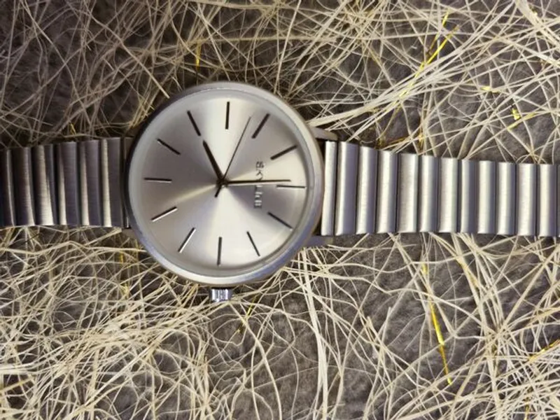 Relógio de pulso feminino prateado em aço Skyline 