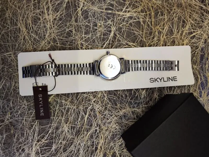 Relógio de pulso feminino prateado em aço Skyline 