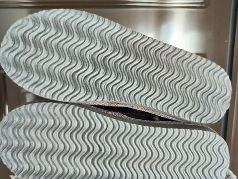  Botas pantufas acinzentadas n 39 da Justine 