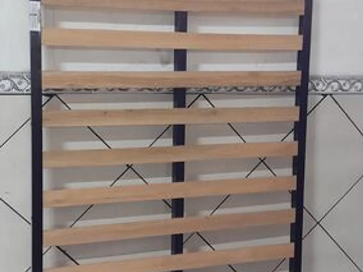 Estrados de solteiro