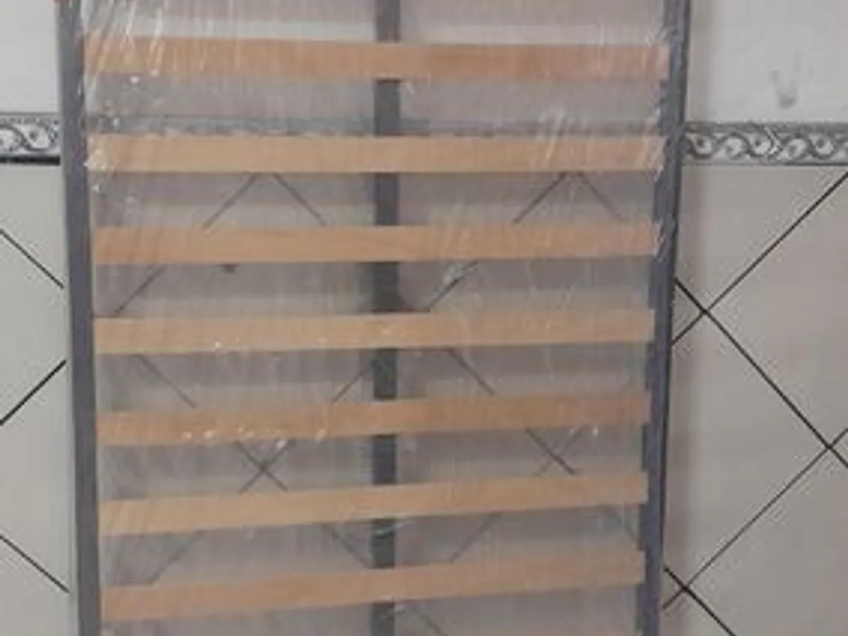 Estrados de solteiro