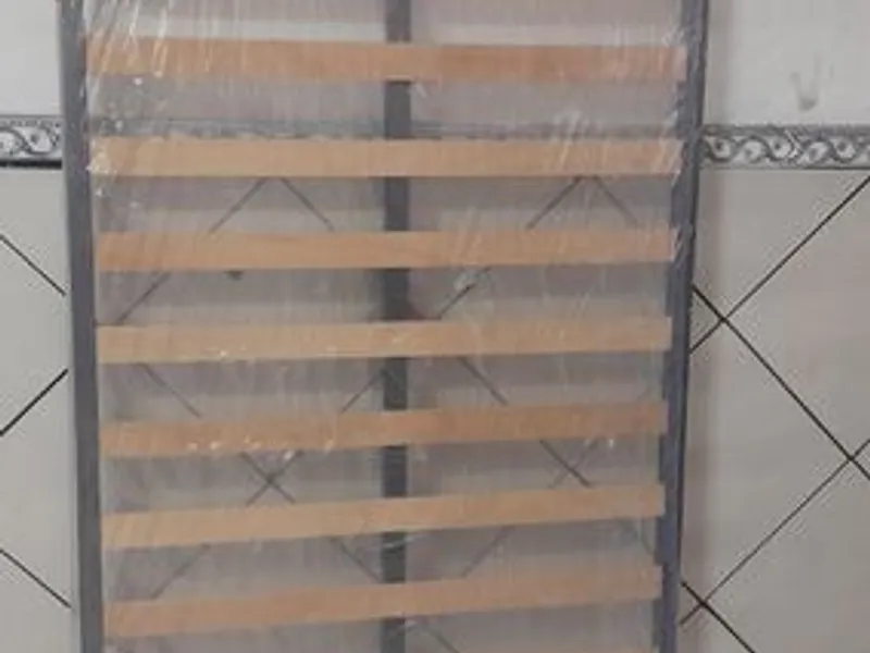 Estrados de solteiro