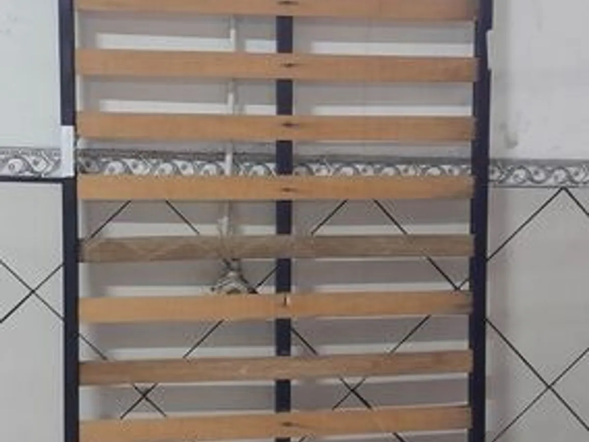 Estrados de solteiro