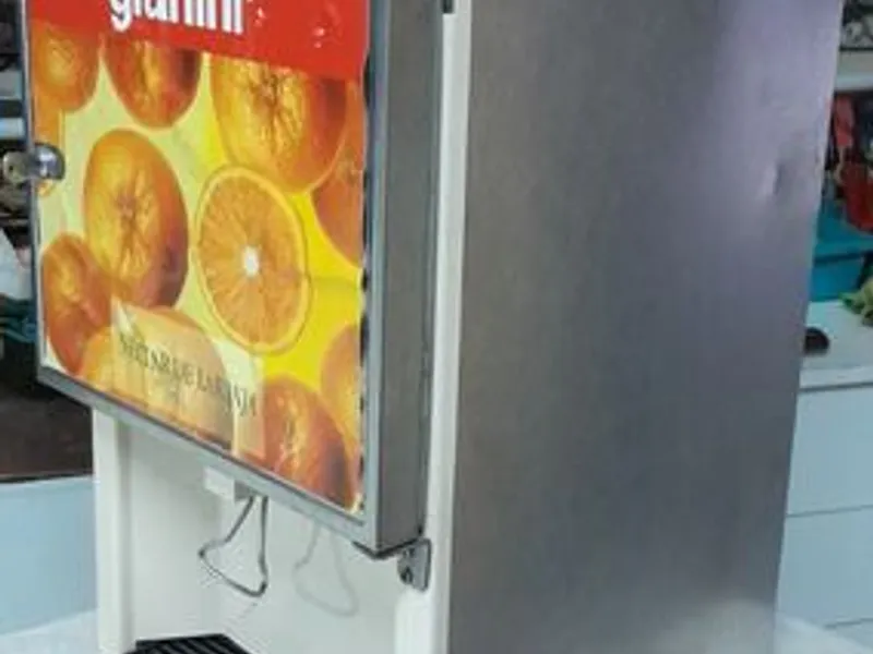 Mini refrigerador de bebidas