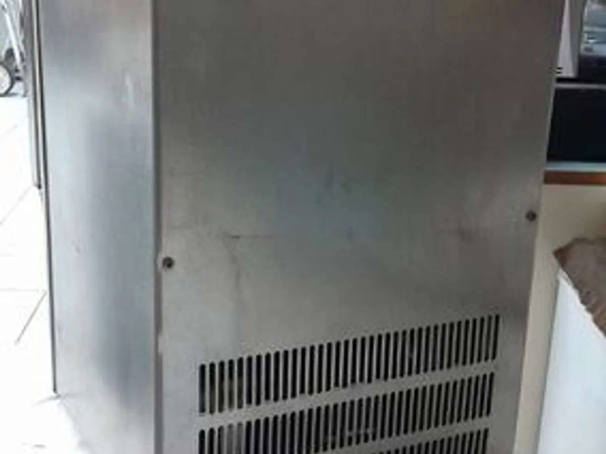 Mini refrigerador de bebidas