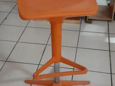 Cadeira alta para desocupar