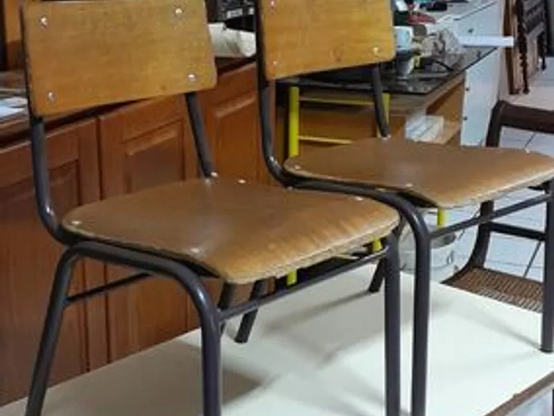 Lote de cadeiras infantis (15)