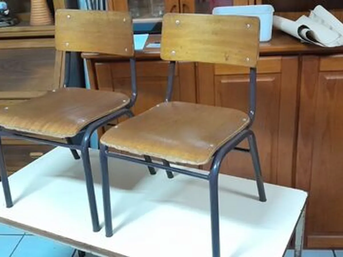 Lote de cadeiras infantis (15)